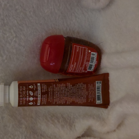 NWT Bath & Body Works Winter Candy Apple Duo - Picture 2 of 2